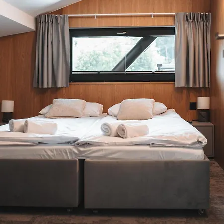 Noi - Woda I Θέρετρο Tegoborze