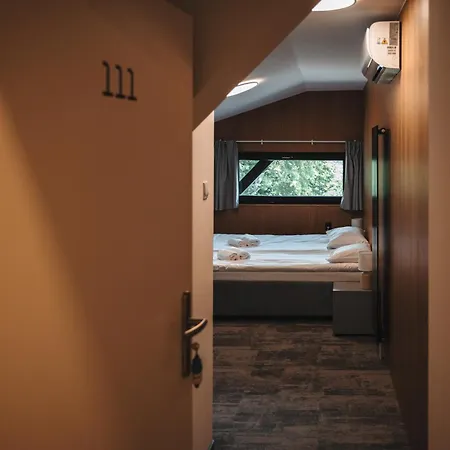 Noi - Woda I Θέρετρο *